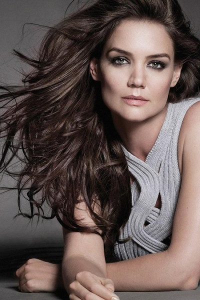 ve-quyen-ru-cua-katie-holmes.jpg