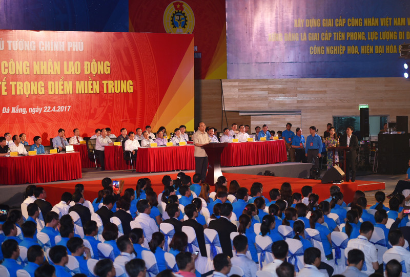 thu-tuong-doi-thoai-voi-cong-nhan-2.jpg