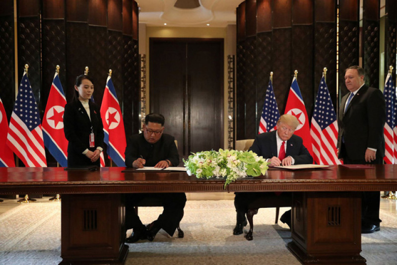 trump-kim-ky-ket-thoa-thuan-2.jpg