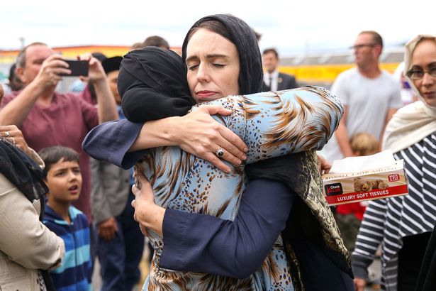 0_prime-minister-ardern-lays-wreath-and-visits-with-islamic-community-leaders-at-kilbirnie-mosque-1.jpg