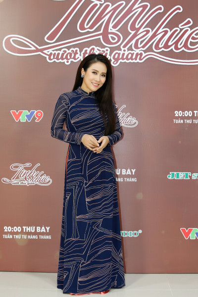 van-khanh-buon-trong-ky-niem-4.jpg