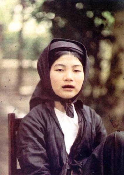 Cuộc sống của người phụ nữ quê Thái Bình có mái tóc dài và thẳng nhất Việt  Nam