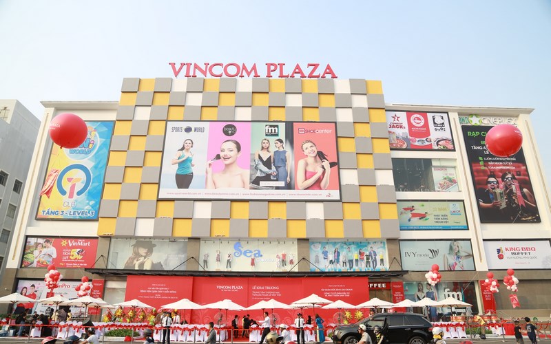 vincom-plaza-l-vn-vit-qun-9-trc-gi-khai-trng.JPG