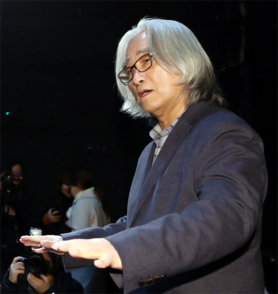 lee-yoon-taek.jpg