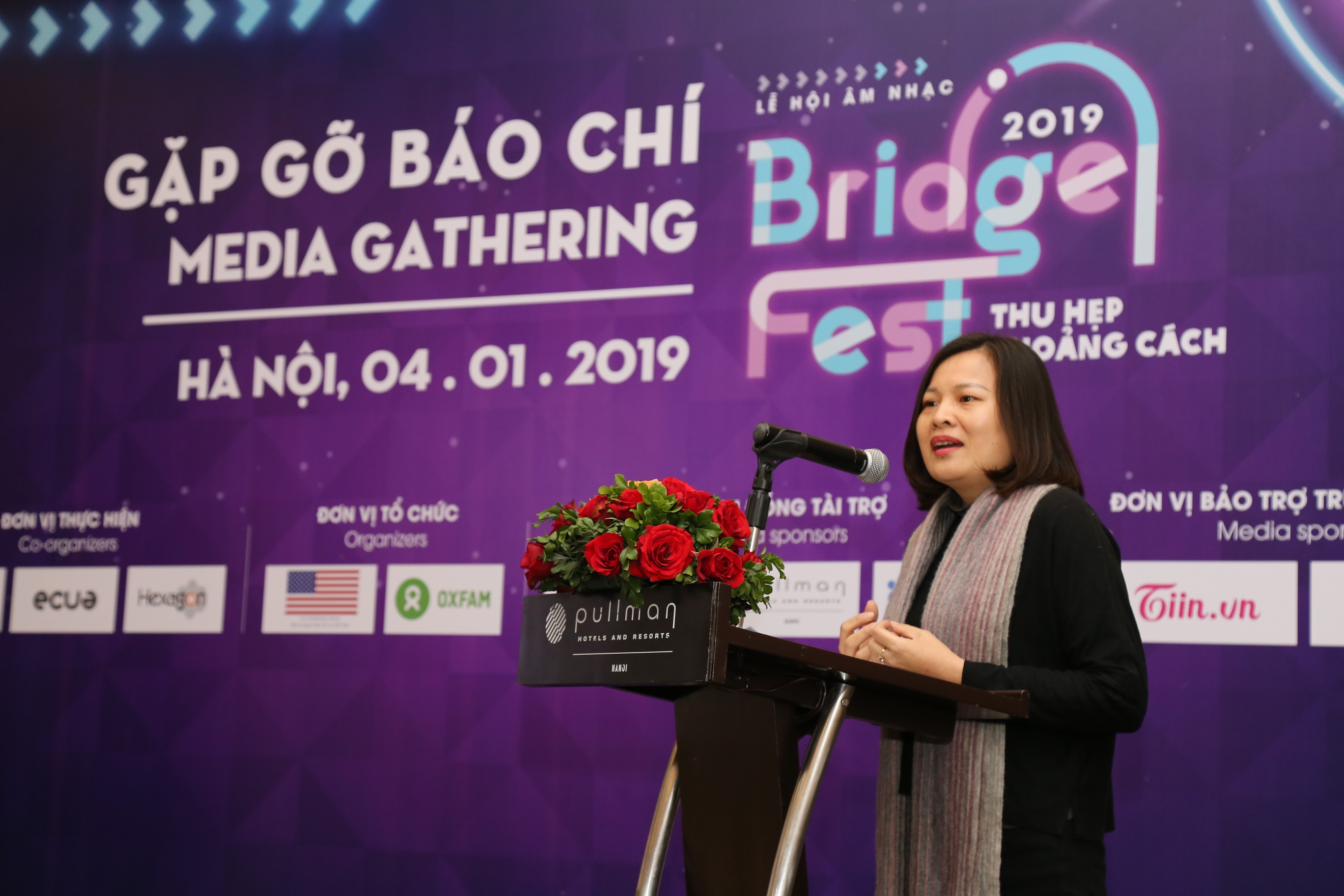 1-b-v-th-qunh-hoa-i-din-oxfam-chia-s-v-bridgefest-2019-v-chin-dch-thu-hp-khong-cch.JPG