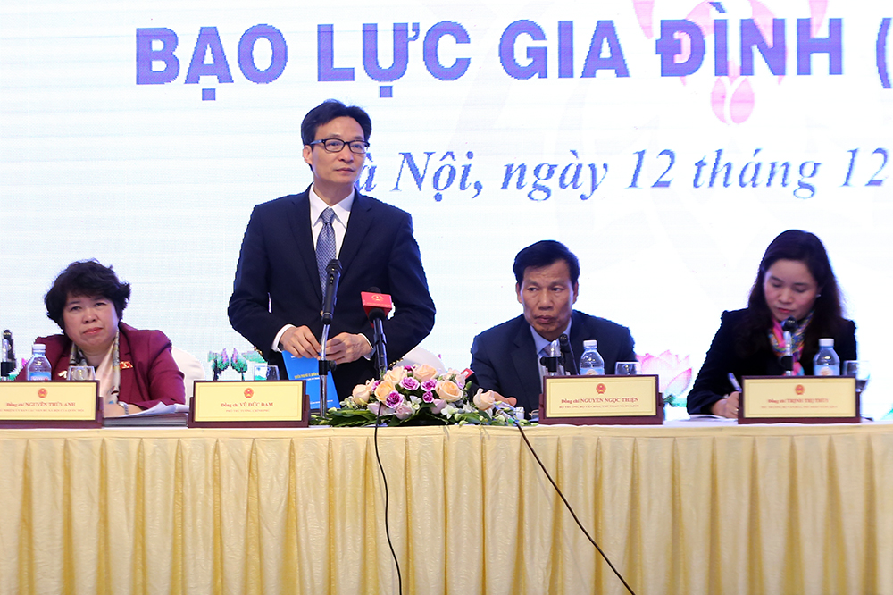 bao-luc-gia-dinh.jpg