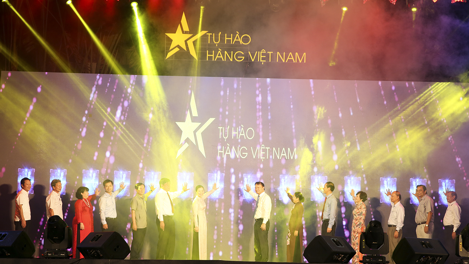 10-nam-cuoc-van-dong-nguoi-viet-nam-uu-tien-dung-hang-viet-nam.jpg