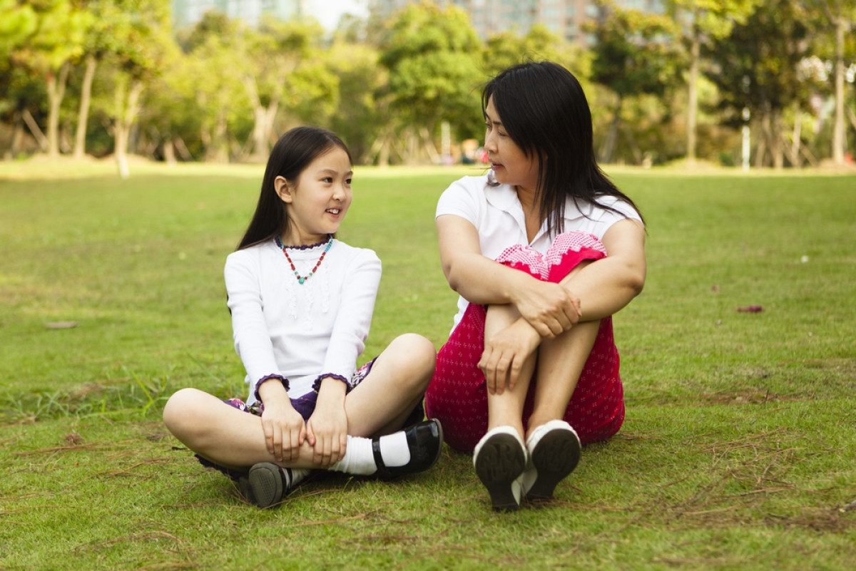 asian-mom-talking-with-daughter.jpg