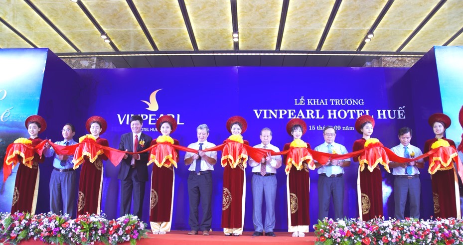 16cat-bang-khai-truong-vph-hue.jpg