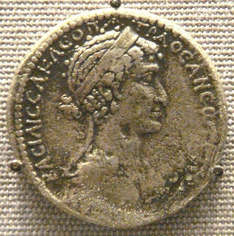 Hnh-Cleopatra-trn-ng-tin-c-ti-Syria..jpg