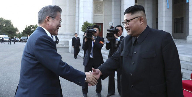 kim-jong-un-moon-jae-in-2.jpg