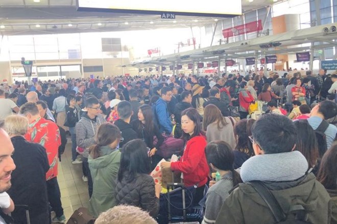 sydney_airport.jpg