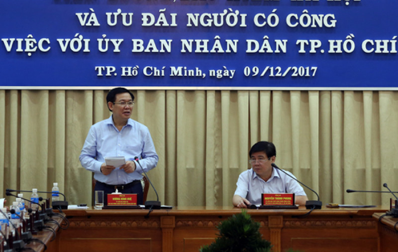 pho-thu-tuong-vuong-dinh-hue-lam-viec-voi-tphcm-1.JPG