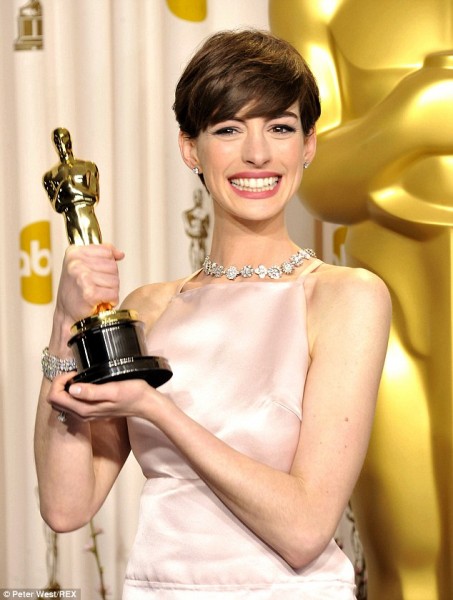 anne-hathaway-1.jpg