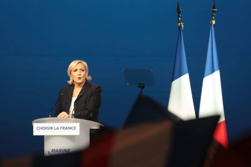 emmanuel-macron-marine-le-pen-4.jpg