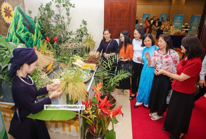 Khoe sản phẩm độc lạ tại Cuộc thi "Phụ nữ khởi nghiệp sáng tạo và chuyển đổi xanh" năm 2024- Ảnh 11.