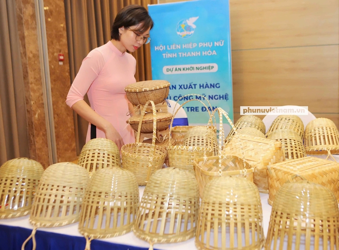 Khoe sản phẩm độc lạ tại Cuộc thi "Phụ nữ khởi nghiệp sáng tạo và chuyển đổi xanh" năm 2024- Ảnh 16.