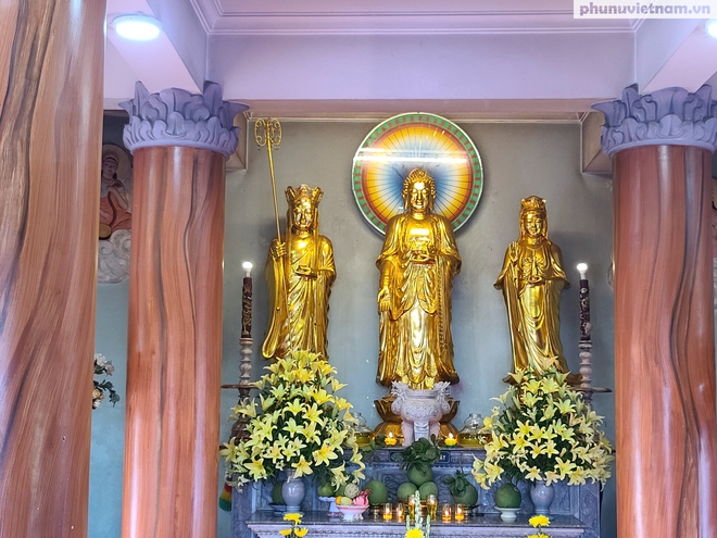 Chùa Linh Ứng Bãi Bụt thu hút hàng nghìn du khách đến chiêm bái mỗi ngày- Ảnh 9.