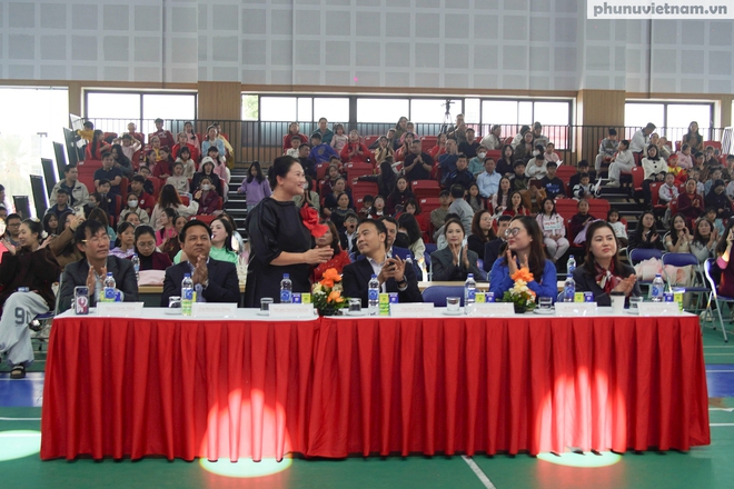 Vinamilk "tiếp năng lượng" cho hàng trăm thí sinh, khán giả tại Chung kết "MC Nhí - Micro Vàng"- Ảnh 5.