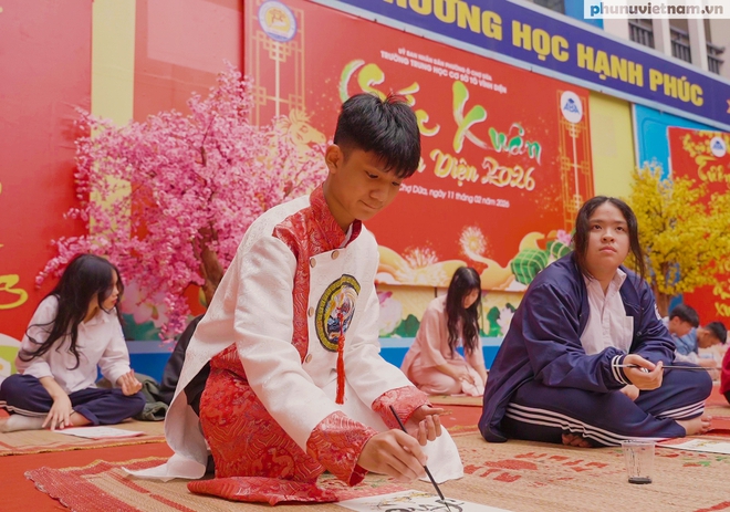 Học sinh Trường THCS Tô Vĩnh Diện hào hứng trải nghiệm không gian văn hóa Tết cổ truyền- Ảnh 16. Học sinh Trường THCS Tô Vĩnh Diện hào hứng trải nghiệm không gian văn hóa Tết cổ truyền- Ảnh 16.