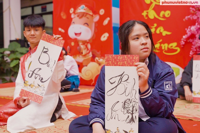 Học sinh Trường THCS Tô Vĩnh Diện hào hứng trải nghiệm không gian văn hóa Tết cổ truyền- Ảnh 17. Học sinh Trường THCS Tô Vĩnh Diện hào hứng trải nghiệm không gian văn hóa Tết cổ truyền- Ảnh 17.