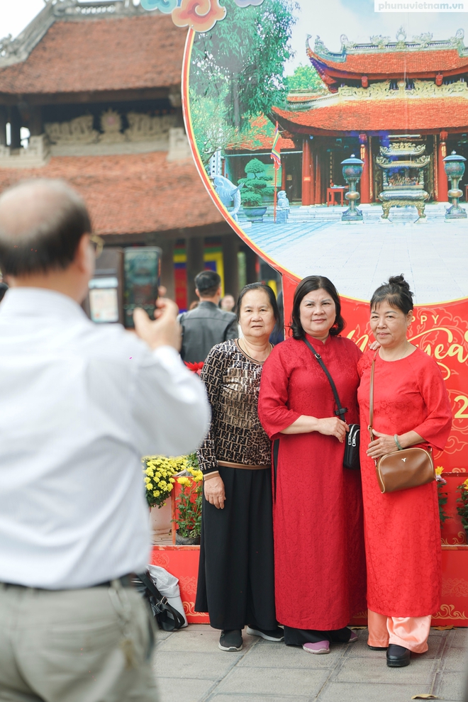 Đầu xuân, du khách tấp nập hành hương về danh lam cổ tự Kinh Bắc- Ảnh 19.