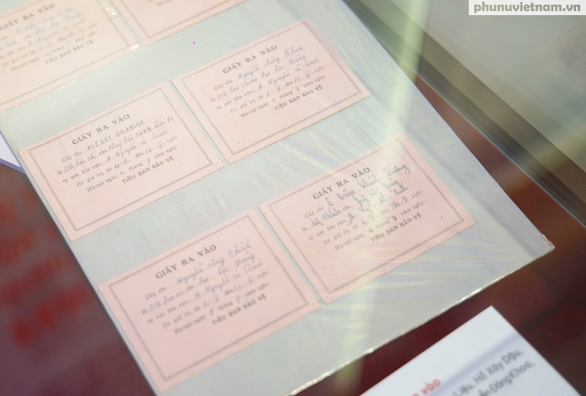 Sống động "những trang sử vàng" qua triển lãm về các kỳ Đại hội Đảng- Ảnh 12.