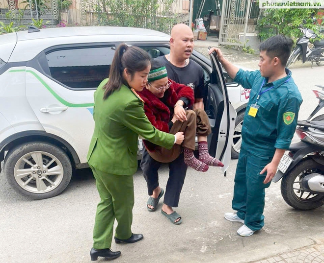 Nữ cán bộ, chiến sĩ Công an Thái Nguyên tận tâm bảo vệ an toàn ngày bầu cử- Ảnh 4. Nữ cán bộ, chiến sĩ Công an Thái Nguyên tận tâm bảo vệ an toàn ngày bầu cử- Ảnh 4.