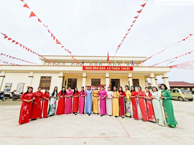 Rực rỡ sắc màu áo dài của phụ nữ Lạng Sơn - Ảnh 15.