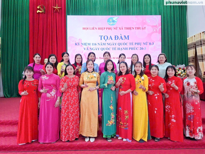 Rực rỡ sắc màu áo dài của phụ nữ Lạng Sơn - Ảnh 16.