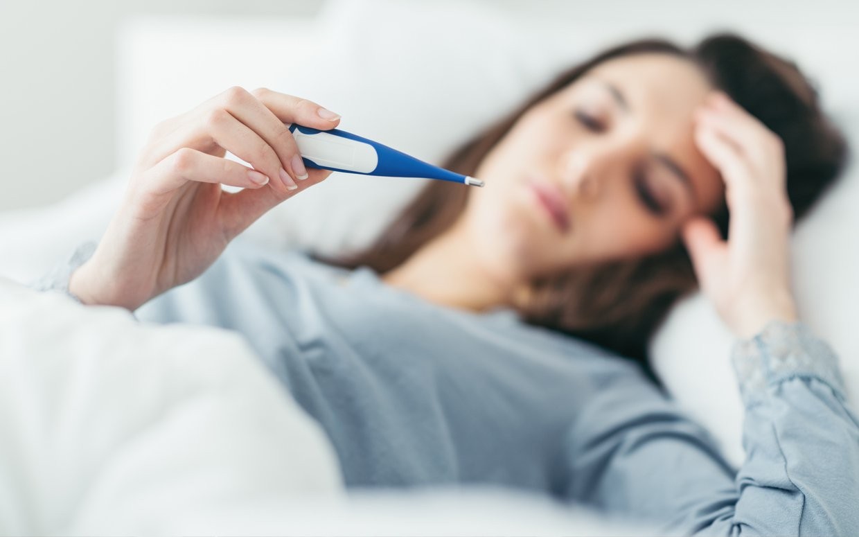 Nam thanh niên bị hôn mê sau sốt 10 ngày, cảnh giác với hiện tượng sốt kéo dài cực nguy hiểm - Ảnh 3. Nam thanh niên bị hôn mê sau sốt 10 ngày, cảnh giác với hiện tượng sốt kéo dài cực nguy hiểm - Ảnh 3.