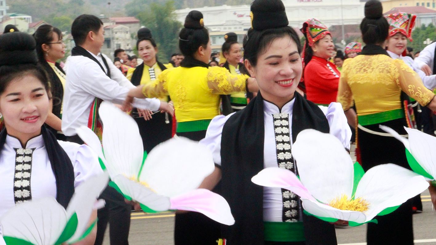 Tham gia các lễ hội văn hóa đặc sắc tại Sơn La