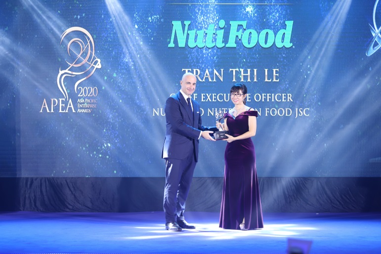 NutiFood lập &quot;Hat-trich&quot; với 3 giải thưởng về doanh nghiệp & lãnhđạo xuất sắc Châu Á - Ảnh 1.