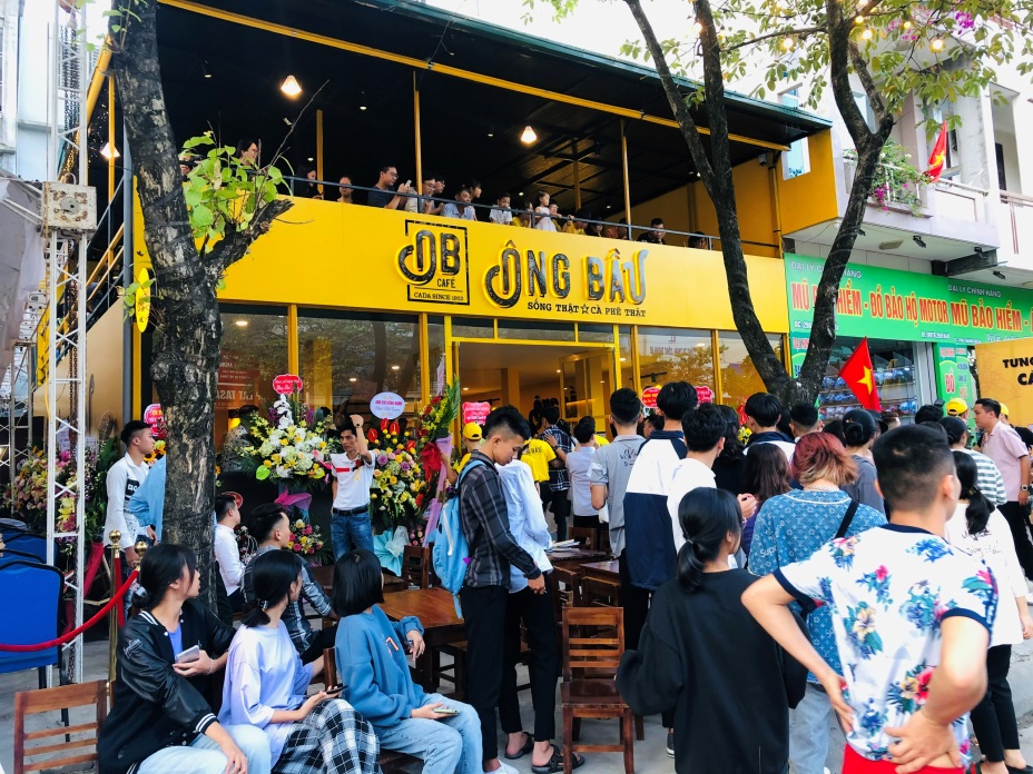 Cà phê ông Bầu khai trương quán đầu tiên tại quê hương Văn Thanh, Văn Toàn - Ảnh 1.