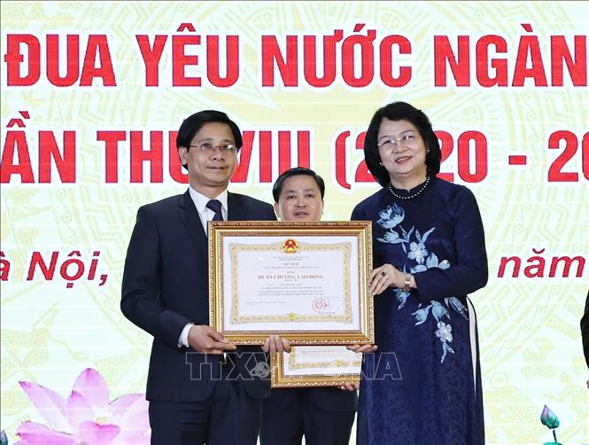 Chủ tịch Quốc hội Nguyễn Thị Kim Ngân dự Đại hội thi đua yêu nước ngành ngân hàng lần thứ VIII - Ảnh 4.