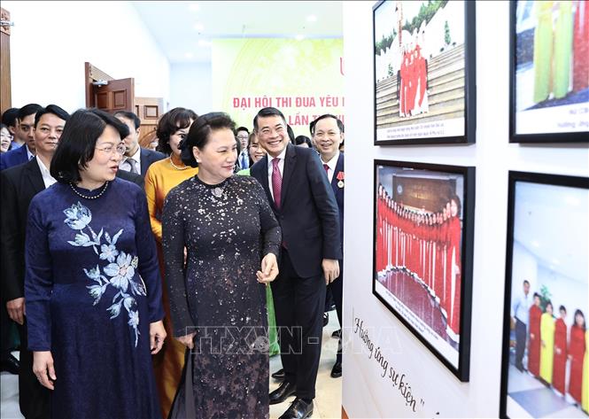 Chủ tịch Quốc hội Nguyễn Thị Kim Ngân dự Đại hội thi đua yêu nước ngành ngân hàng lần thứ VIII - Ảnh 5.