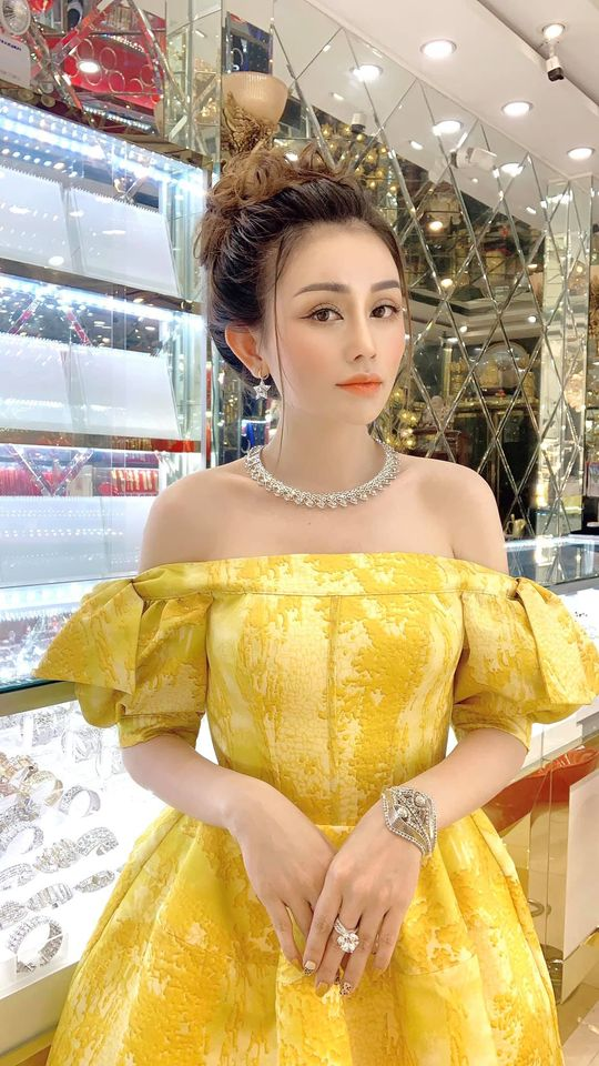 Gặp Lê Quỳnh Trang - chủ tiệm vàng Hoàng Phát để biết bí quyết giữ nét thanh xuân mãi trường tồn - Ảnh 1.