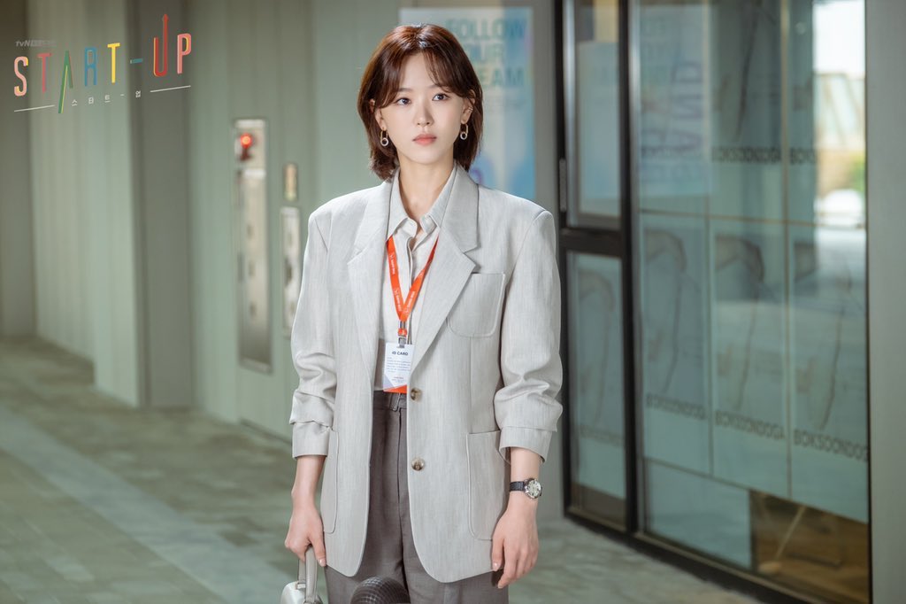 11 outfit công sở hot nhất trong các drama Hàn: Đơn giản và chuẩn thanh lịch, xua tan nỗi lo mặc xấu khi đi làm - Ảnh 1.