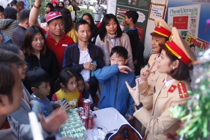 Đại sứ Nhật Bản tại Việt Nam đánh giá cao ý nghĩa thiện nguyện của chương trình Mottainai - Ảnh 1.