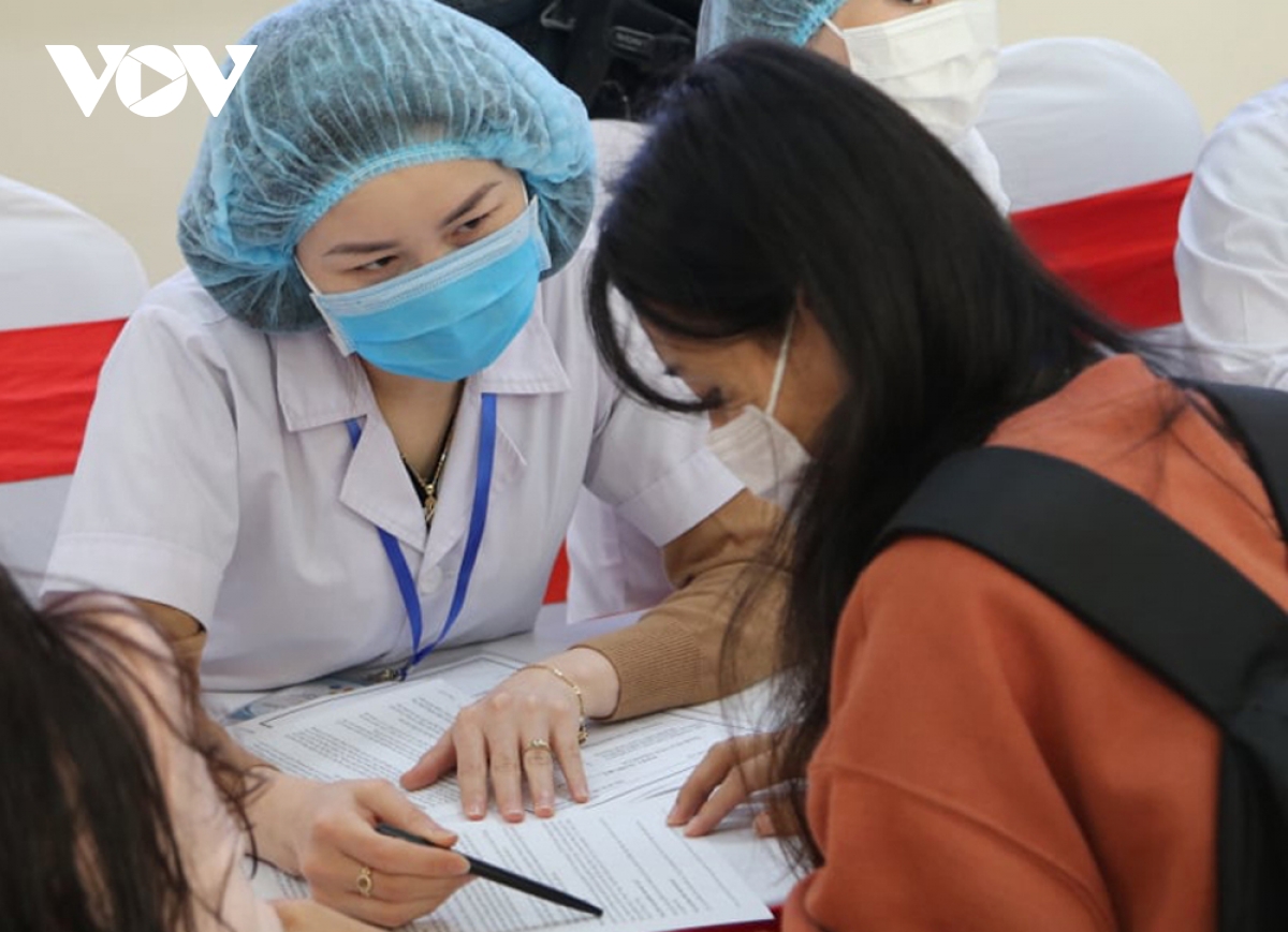 Khoảng 200 người Việt đăng ký thử nghiệm vaccine Nanocovax - Ảnh 1.