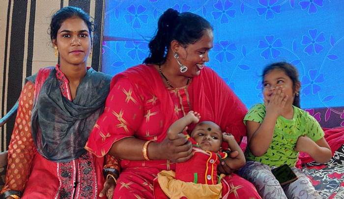 Biến bất hạnh thành bao dung: Người phụ nữ chuyển giới Ấn Độ nhận nuôi trẻ em bị bỏ rơi  - Ảnh 3.