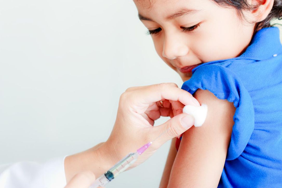Thời tiết chuyển mùa, tiêm vaccine đúng thời điểm đem lại hiệu quả tăng miễn dịch cho trẻ nhỏ - Ảnh 3.