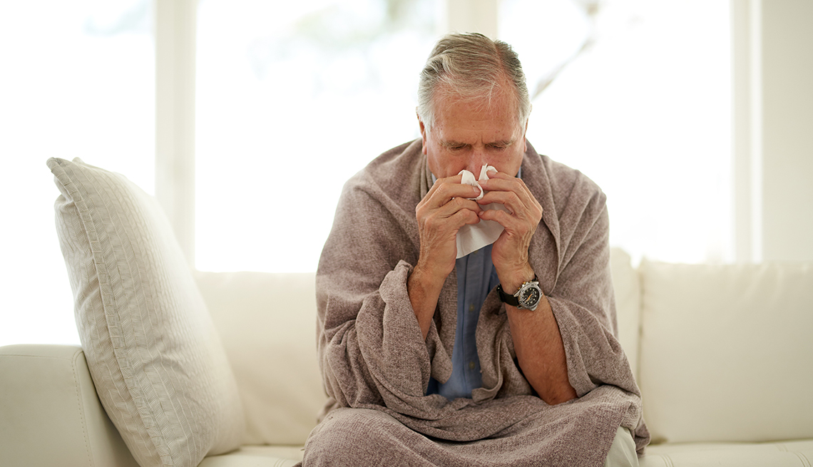 Ai dễ mắc bệnh phổi tắc nghẽn mãn tính? Có phải chỉ người cao tuổi mới bị COPD không? - Ảnh 1.