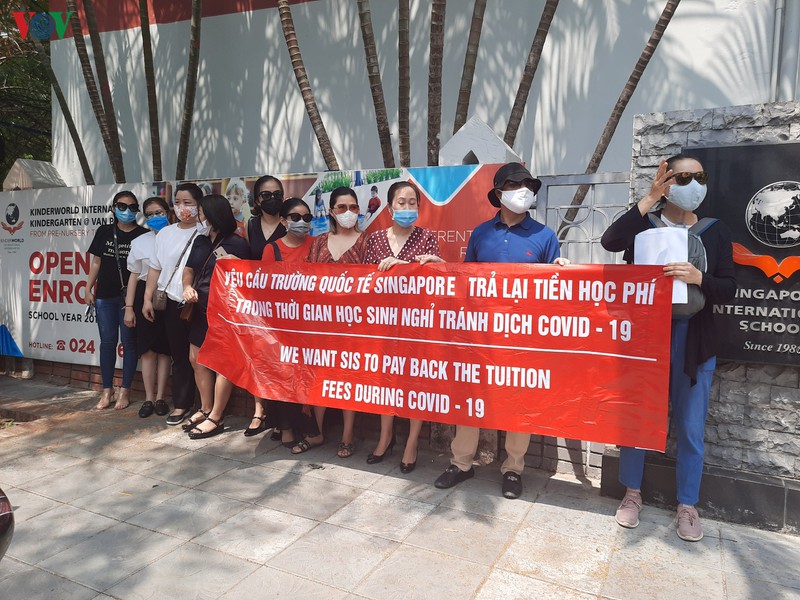 Ồn ào chuyện học phí học online trong mùa dịch: Sự thất vọng hay cuộc khủng hoảng niềm tin của phụ huynh Việt về trường ngoài công lập - Ảnh 3.