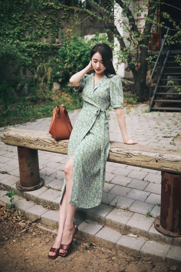 Đang cá tính, Minh Hằng chuyển sang diện váy xẻ điệu đà - item nhất định có mùa hè này - Ảnh 10.
