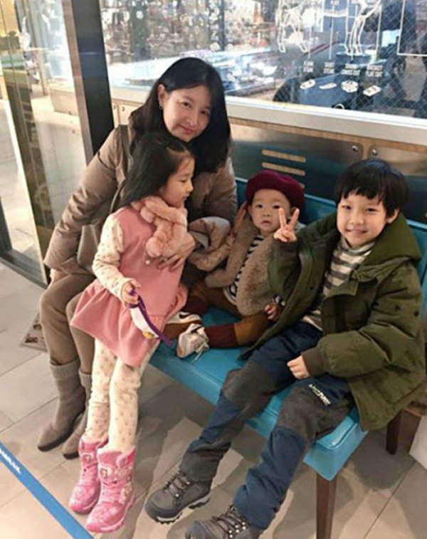 Lâu không gặp, con gái 9 tuổi của &quot;báu vật hoàng cung&quot; Lee Young Ae đã lớn bổng - Ảnh 8.