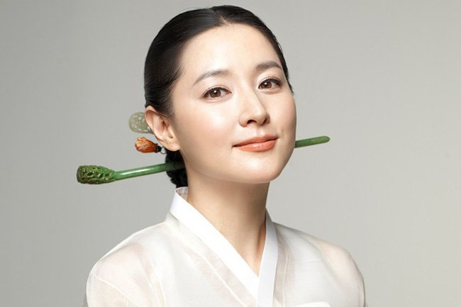 Lâu không gặp, con gái 9 tuổi của &quot;báu vật hoàng cung&quot; Lee Young Ae đã lớn bổng - Ảnh 7.