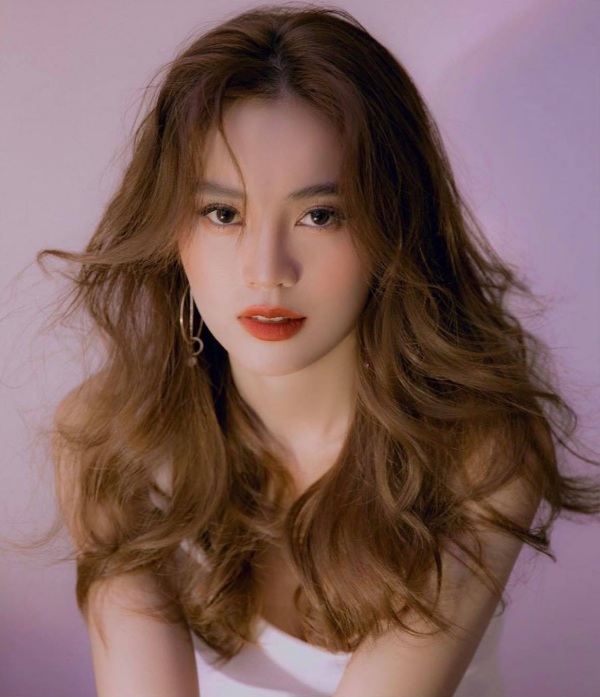 Lan Ngọc là một trong những người mẫu có mái tóc đẹp và quyến rũ nhất Việt Nam. Hãy xem những hình ảnh của cô để lấy cảm hứng cho mái tóc của mình và trông rất sành điệu.