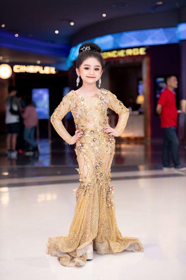 Hoa hậu nhí Thái Lan 6 tuổi cũng đã make-up đậm đà, 
đi giày cao gót tựa quý bà - Ảnh 8.