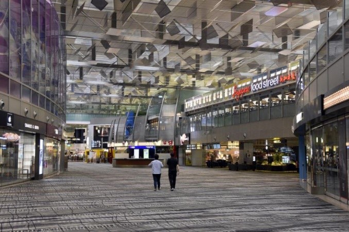 Sân bay Changi chuẩn bị cho khách quá cảnh trở lại - Ảnh 1.